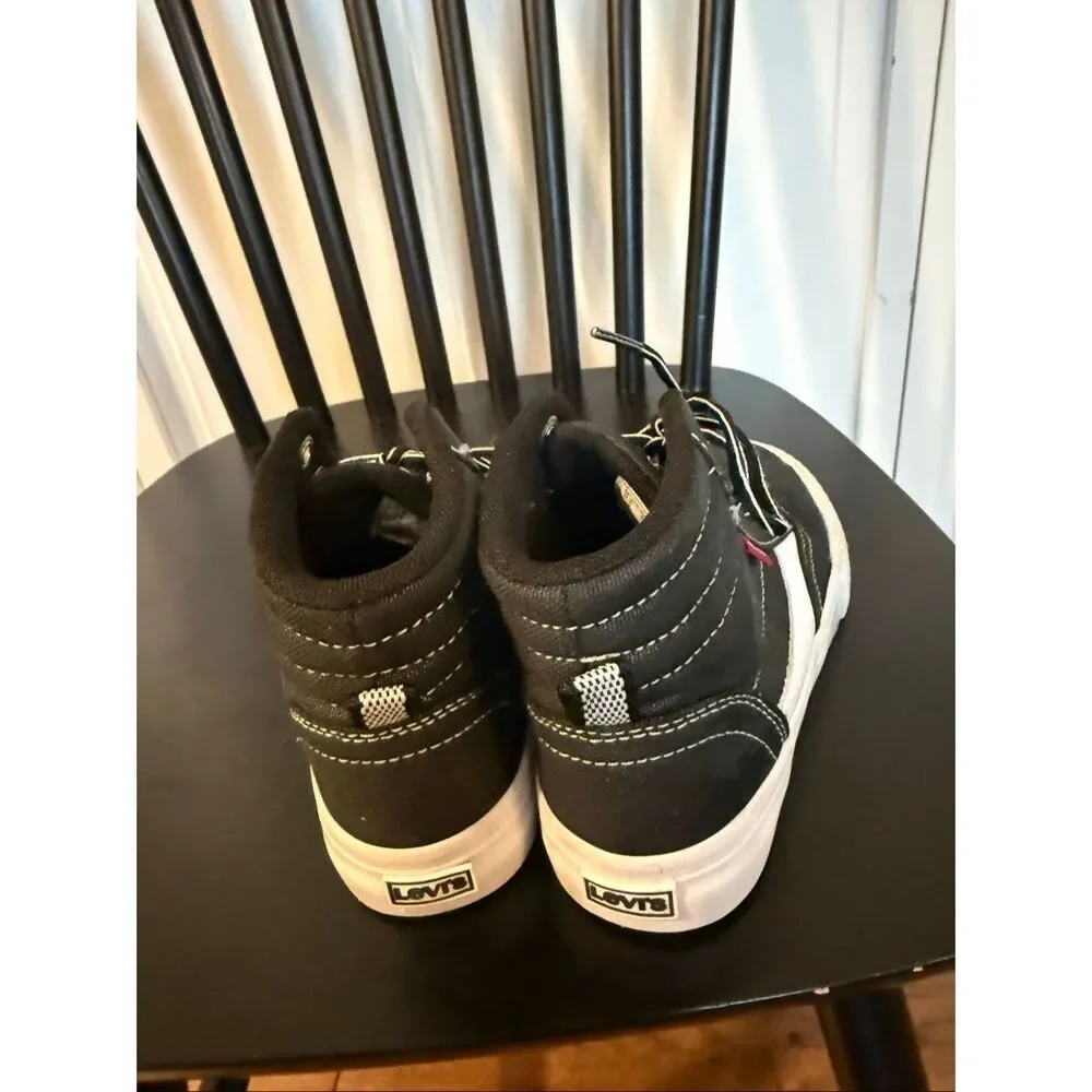 Boys Levi’s Carters boot high top bundlr size 13/1